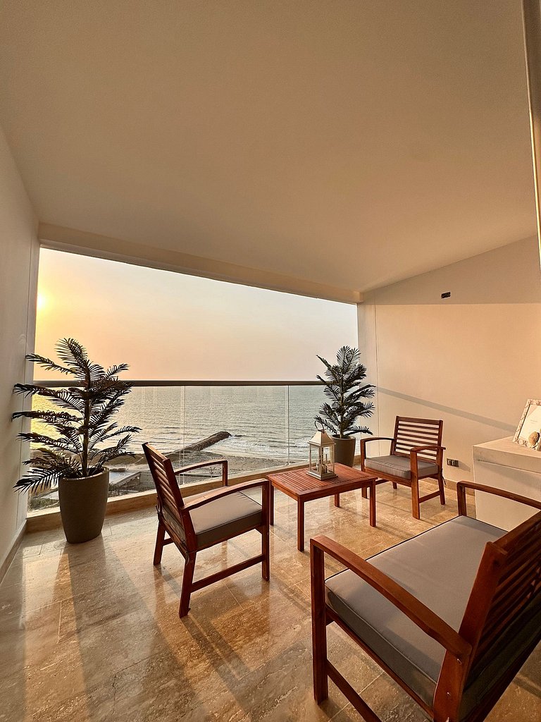 Despierta frente al mar mágicos atardeceres piso 15 CB1505