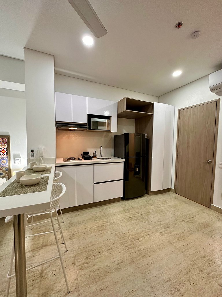 Estilo caribeño con vista al aeropuerto y cerca del mar CB13