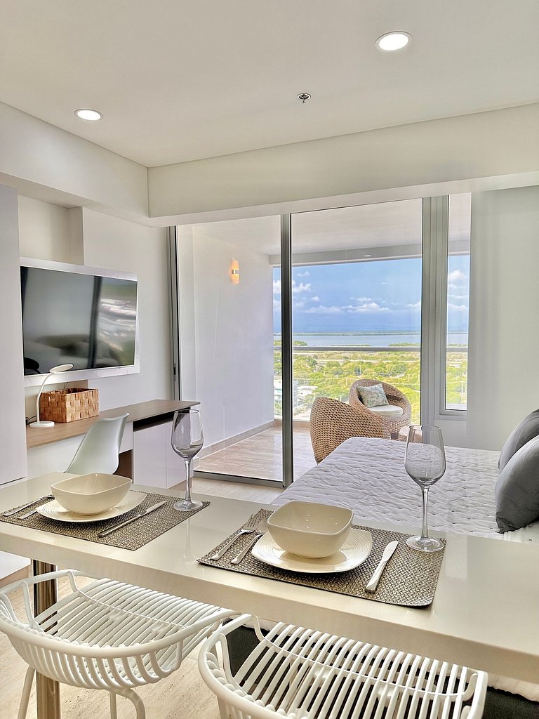 Estilo caribeño con vista al aeropuerto y cerca del mar CB13