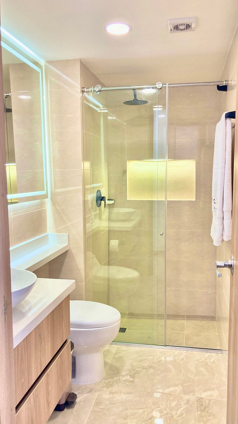 CB708 Moderna Suite Balcon al Mar Wifi y Confort