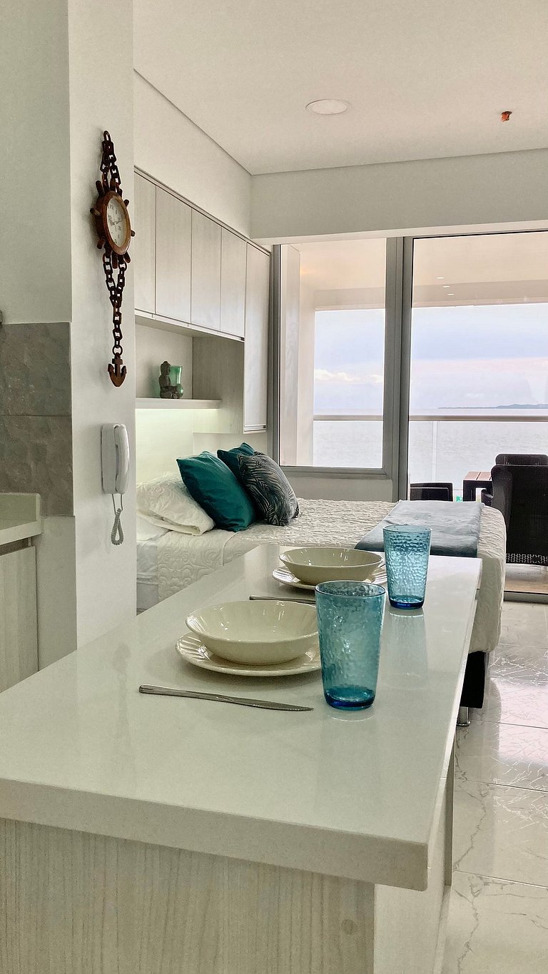 Suite frente al mar + piscina + balcón privado 727