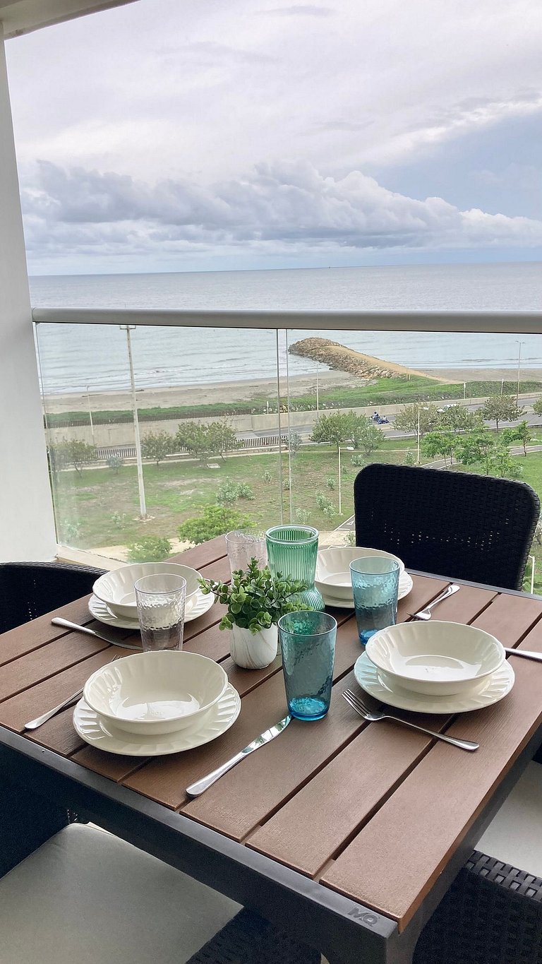 Suite frente al mar + piscina + balcón privado 727