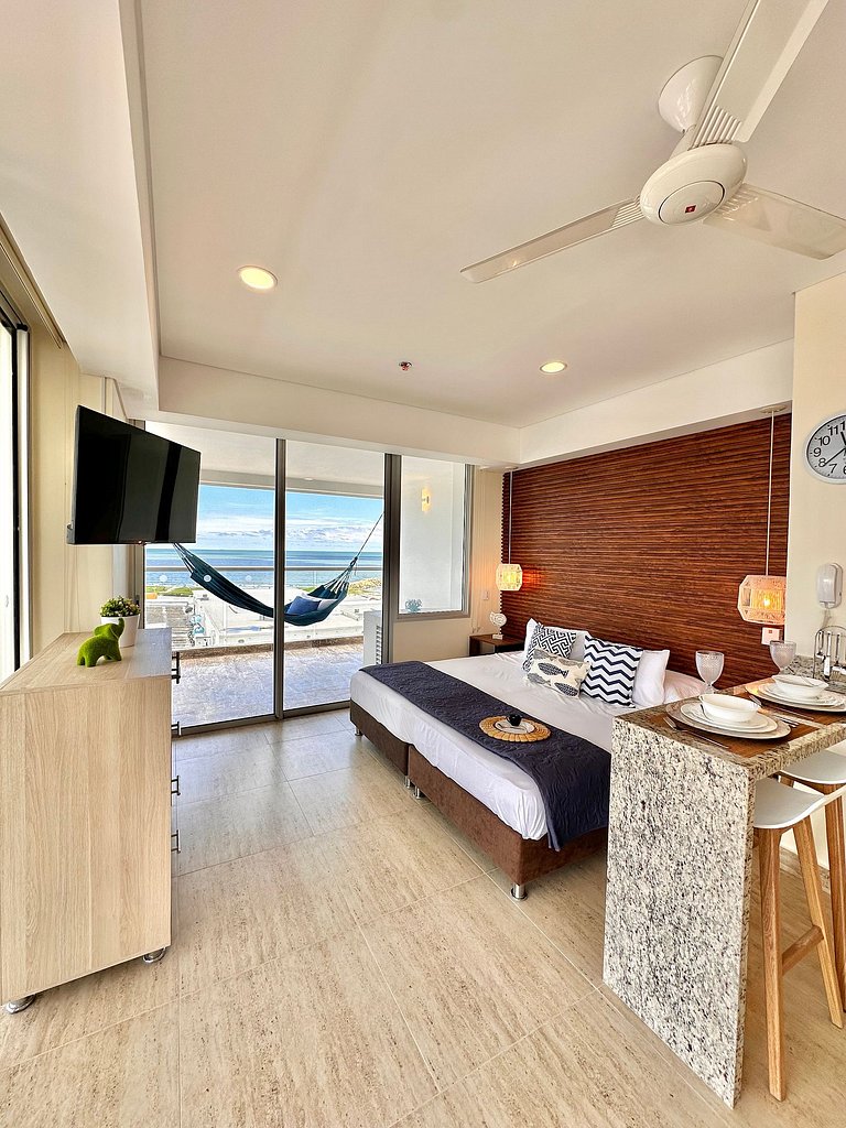 Balcón Panorámico con Hamaca y Vista al Mar CB601