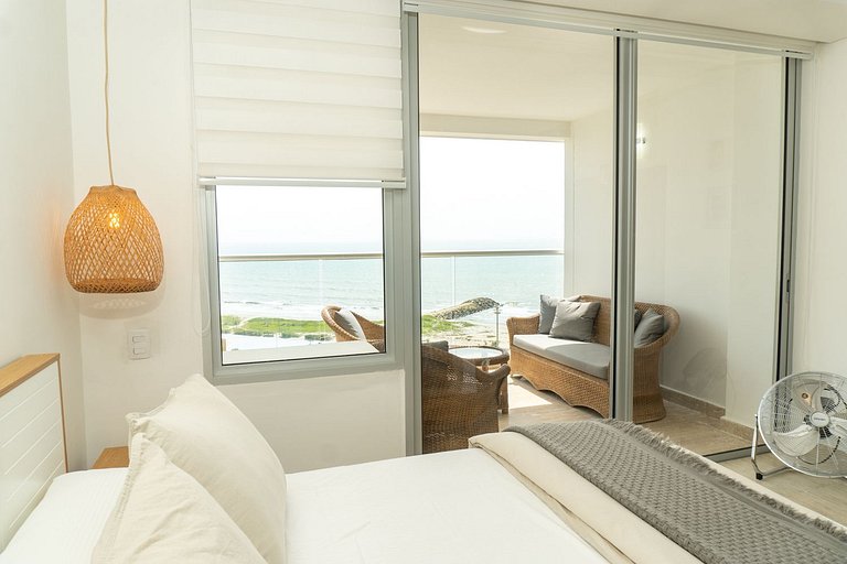 CB 1002 | Suite moderna con vista al mar infinita