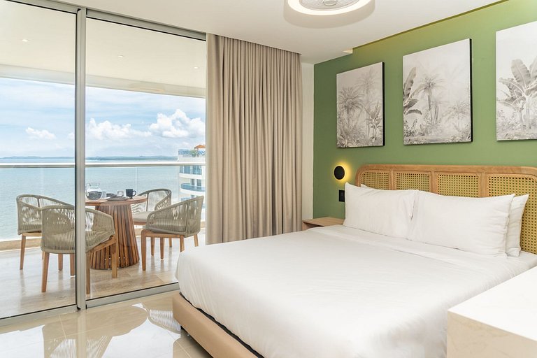 Hermosa Nueva Suite vista al mar Piso 15