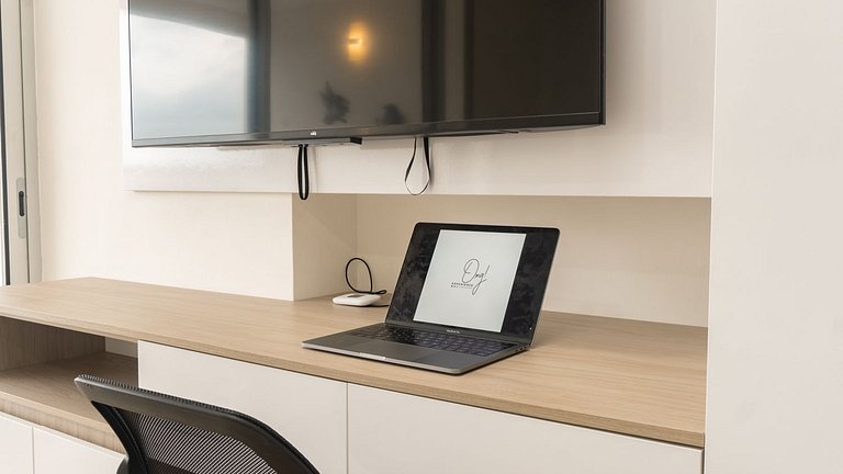 CB1432 | Suite moderna con WiFi rápido, balcón y vista