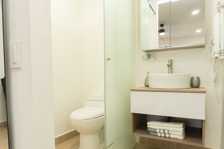 Suite moderna con WiFi rápido, balcón y vista CB1432