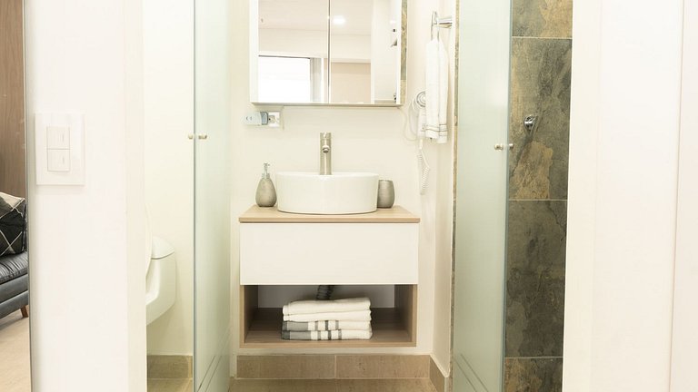 Suite moderna con WiFi rápido, balcón y vista CB1432