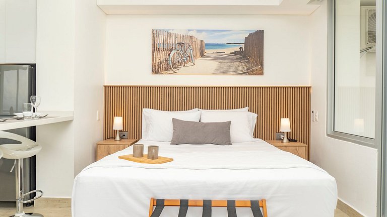 CB1429 | Suite esquina con balcón y vista 180° al mar