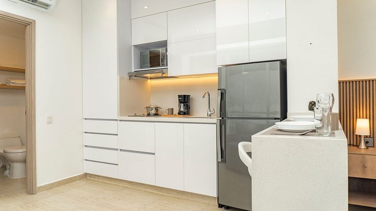 CB1429 | Suite esquina con balcón y vista 180° al mar