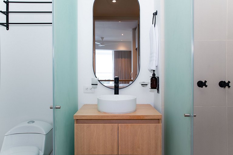 Vista increíble + balcón soñado cerca del mar CB942