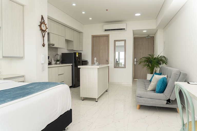 CB726 | Suite moderna frente al mar con balcón y cocina con