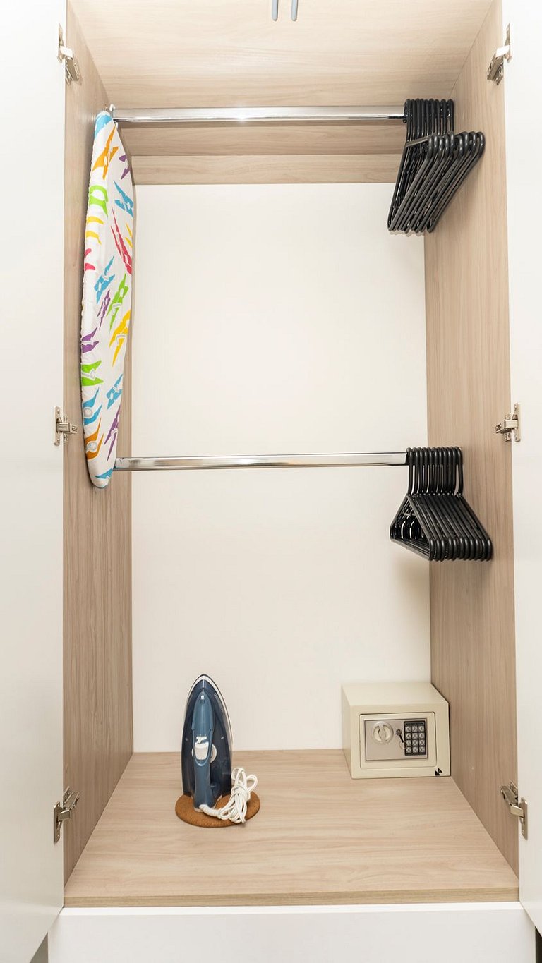 Suite moderna con WiFi rápido, balcón y vista CB1432