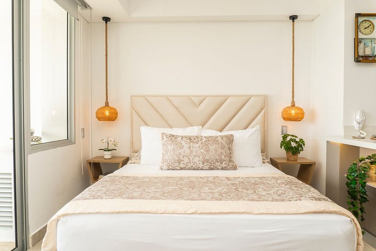 Suite VIP Frente al Mar | Piscinas y Puesta Sol CB715