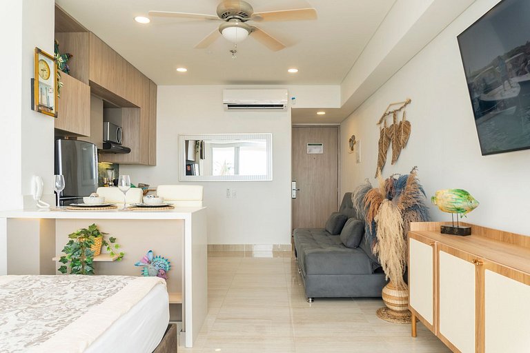 Suite VIP Frente al Mar | Piscinas y Puesta Sol CB715