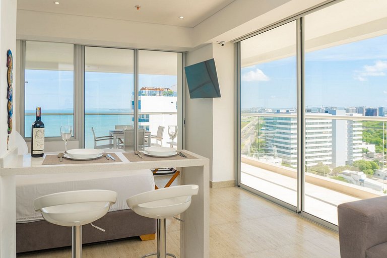 CB1429 | Suite esquina con balcón y vista 180° al mar