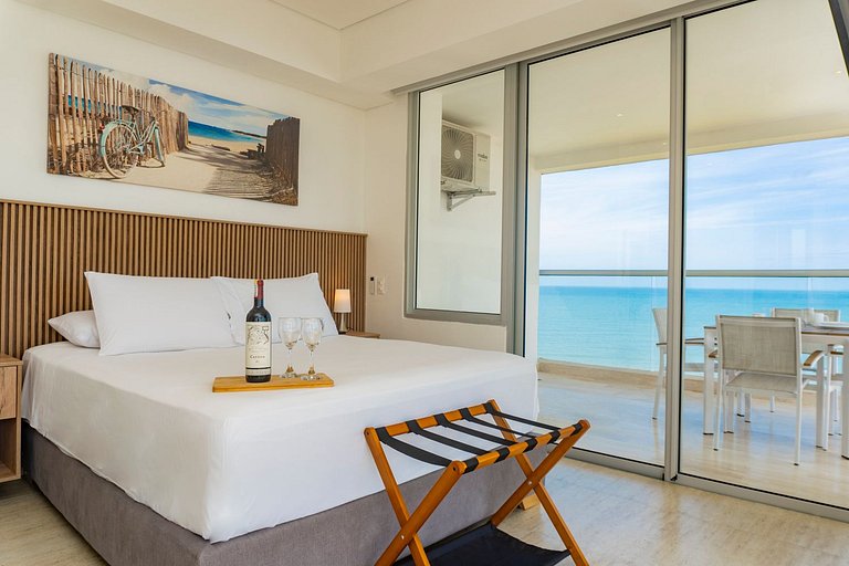 CB1429 | Suite esquina con balcón y vista 180° al mar