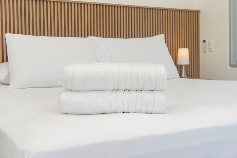 Suite esquina con balcón y vista 180° al mar CB1429