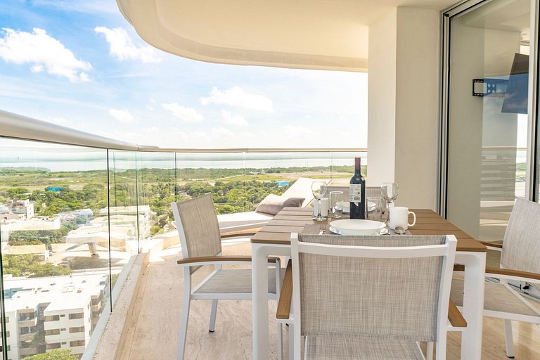 CB1429 | Suite esquina con balcón y vista 180° al mar