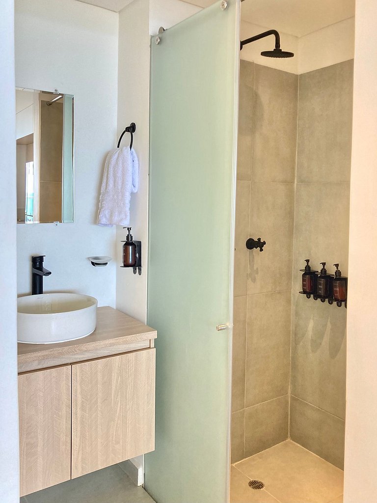 Suite moderna con vista al mar y parque CB 814