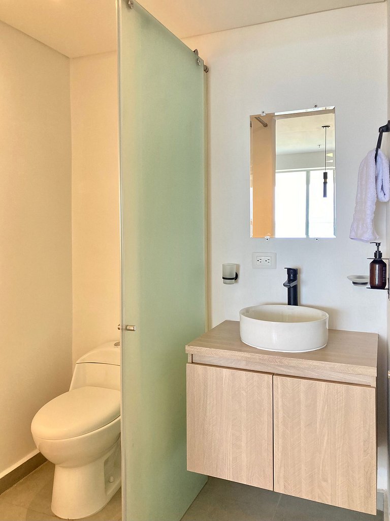 Suite moderna con vista al mar y parque CB 814