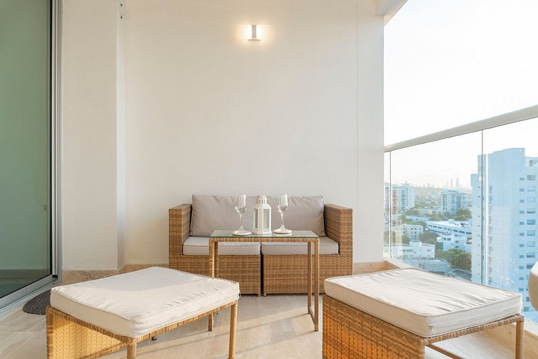CB1403 | Oceanfront studio + sunset views