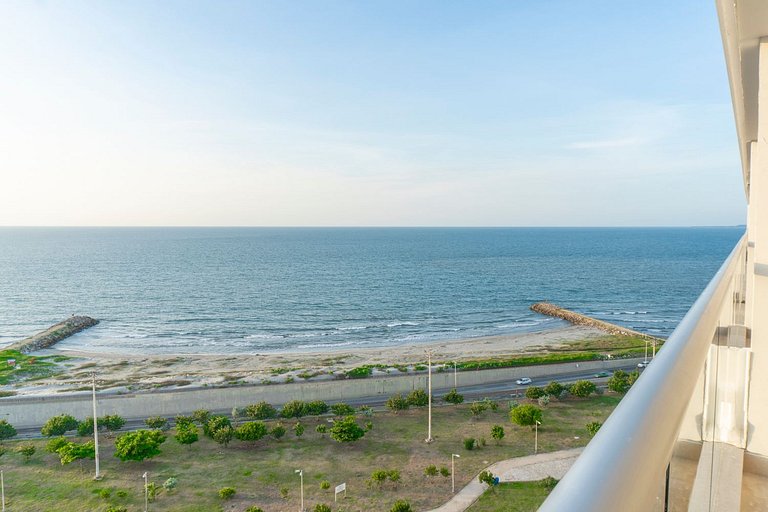 CB1403 | Oceanfront studio + sunset views