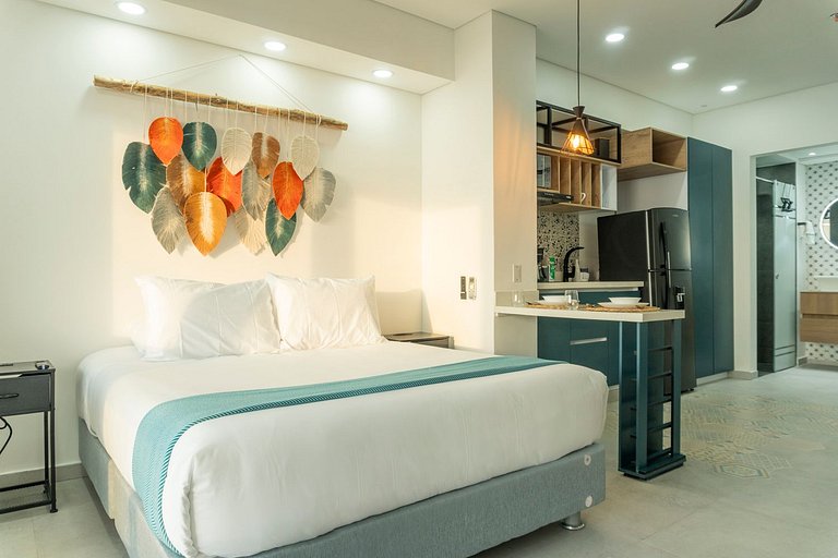 Oceanfront studio + sunset views CB1403