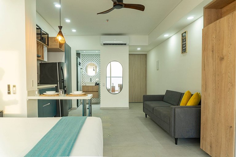 Oceanfront studio + sunset views CB1403