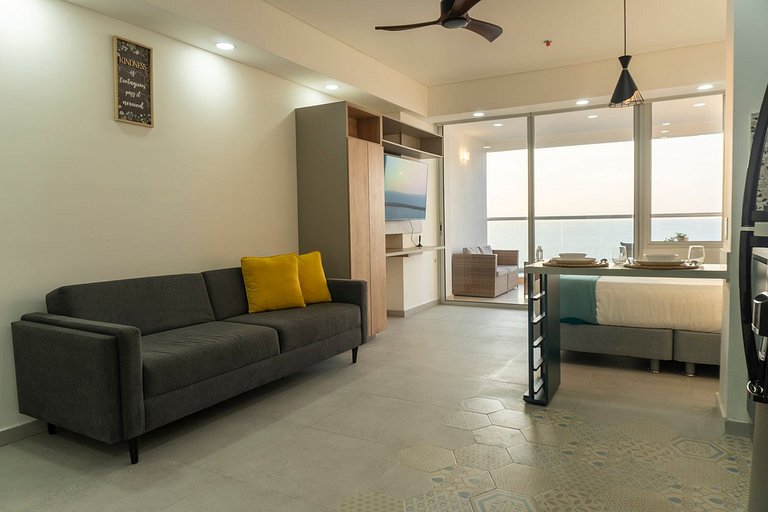 Oceanfront studio + sunset views CB1403