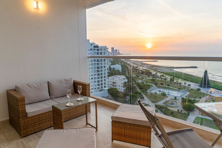 Oceanfront studio + sunset views CB1403