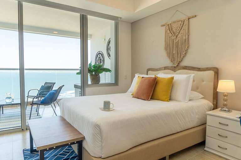 CB1622 | Suite frente al mar con balcón y piscina