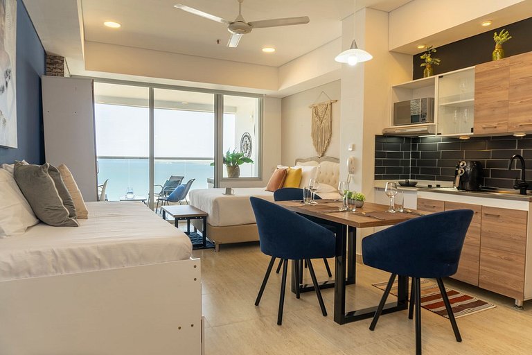 CB1622 | Suite frente al mar con balcón y piscina