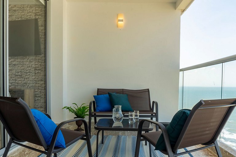 CB1622 | Suite frente al mar con balcón y piscina