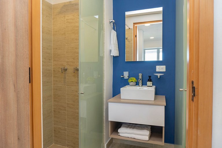 CB1622 | Suite frente al mar con balcón y piscina