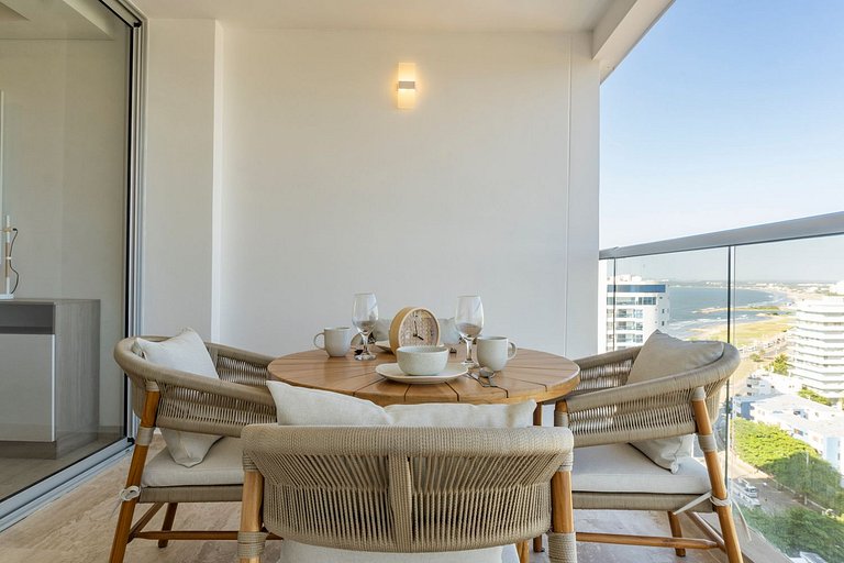 CB1631 | Piso 16 con balcón y vista panorámica