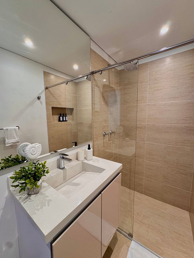 CB1223 | Suite con 2 camas, vista al mar y piscina
