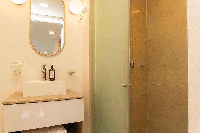 Suite Cama King | Balcón + Piscina | CB634