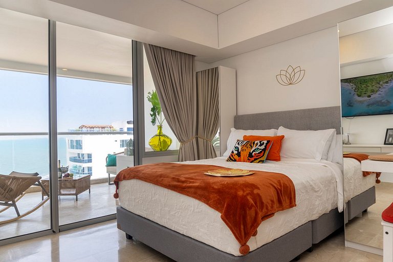 CB1528 | Suite balcón lounge vista al mar 15 piso