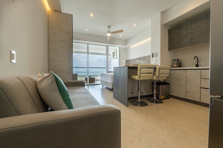 CB1637 | Último Piso con Vista Costera y Balcón