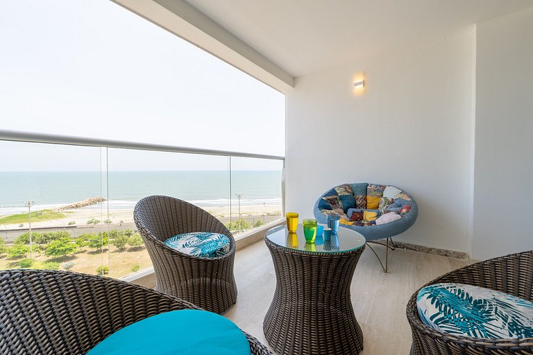 CB910 | Suite frente al mar diseño moderno balcon