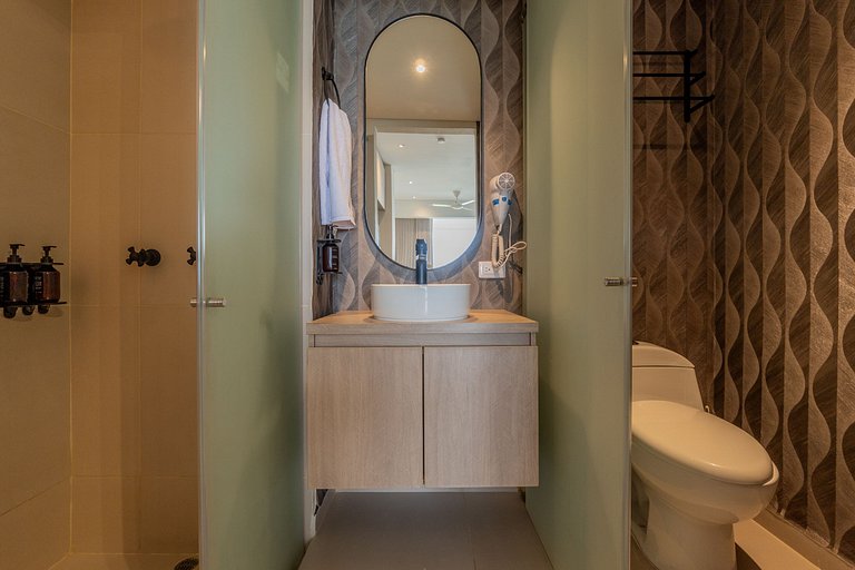 Vista increíble + balcón + piscina CB941