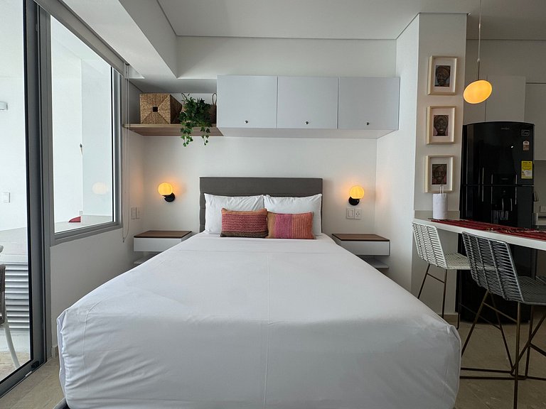 CB1545 Suite Moderna con Balcón Vista al Lago