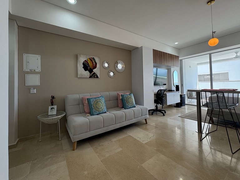 CB1545 Suite Moderna con Balcón Vista al Lago