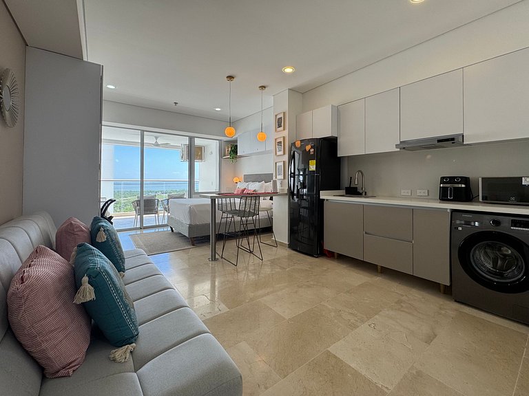 CB1545 Suite Moderna con Balcón Vista al Lago