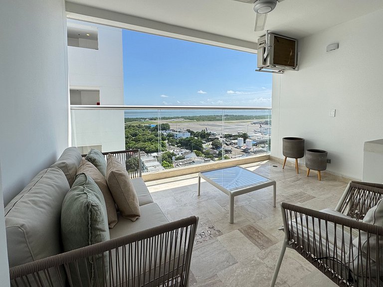 CB1545 Suite Moderna con Balcón Vista al Lago