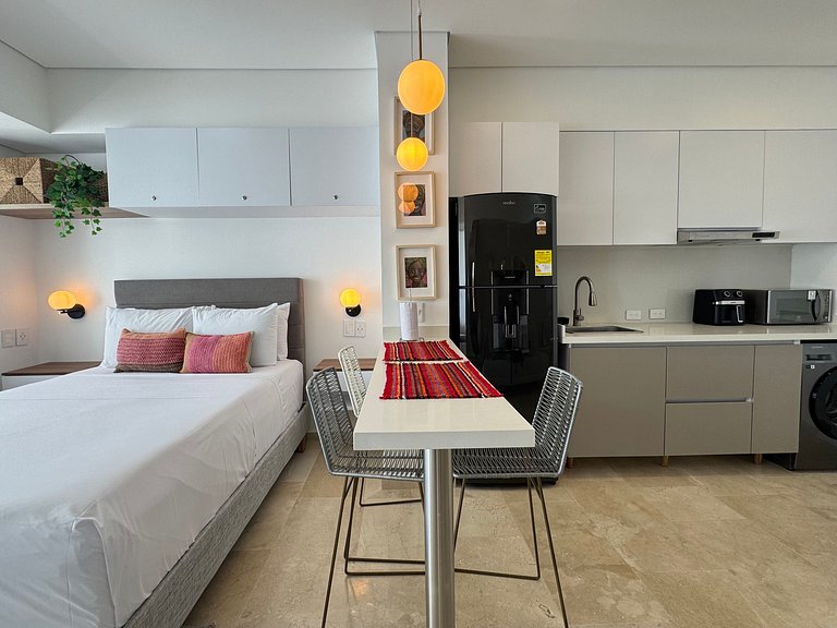 CB1545 Suite Moderna con Balcón Vista al Lago