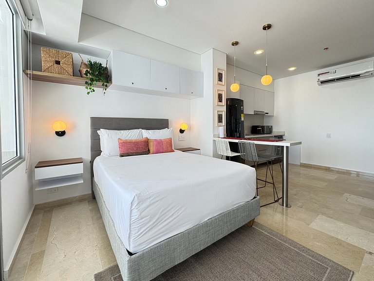 CB1545 Suite Moderna con Balcón Vista al Lago