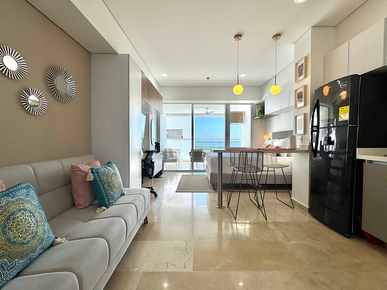 CB1545 Suite Moderna con Balcón Vista al Lago