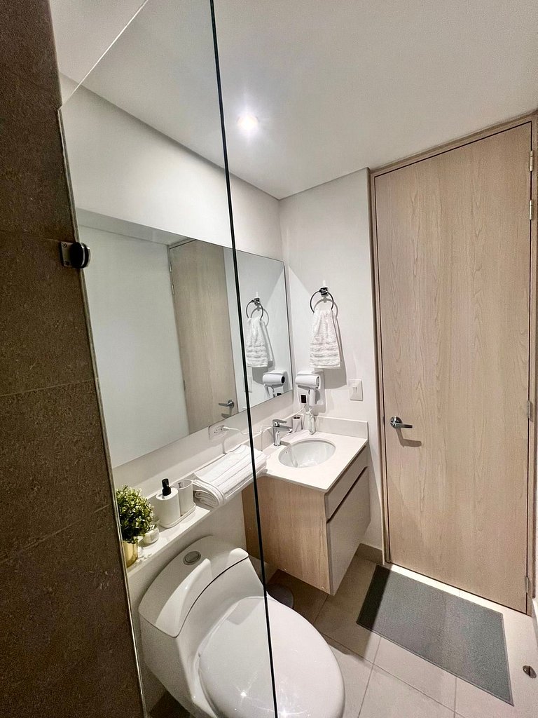 Junto a Corferias | Embajada USA y Aeropuerto QL